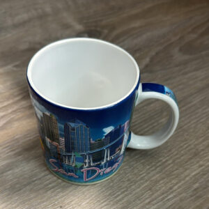 S MUG047H2586 BEACH SKYLINE MUG