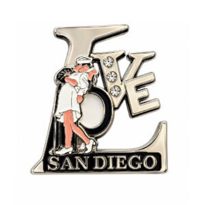 MM 031 Love Design Magnet Featuring the iconic Kissing Sailor & Nurse with San Diego Text